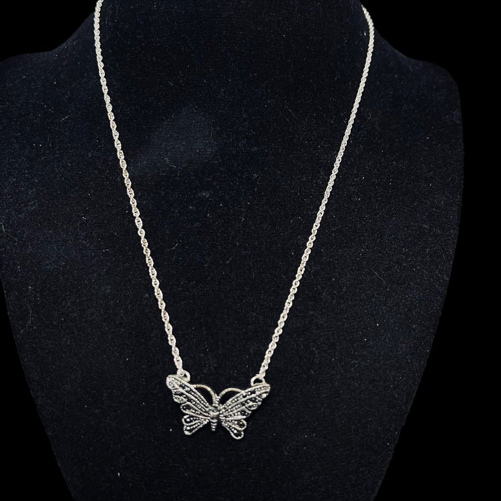 Vintage Silver Tone Rope Chain Butterfly Necklace & Pierced Earrings Set (5081) - Picture 2 of 7